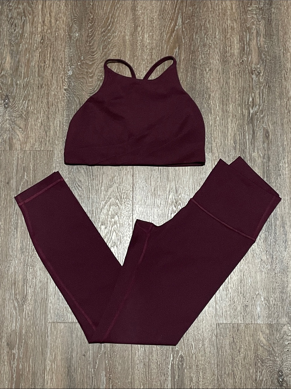 Like New Lululemon Matching Cassis Set. Size Top 6/Bottom 4